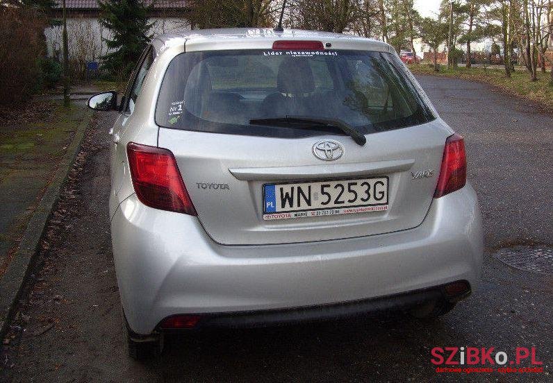 2014' Toyota Yaris photo #4