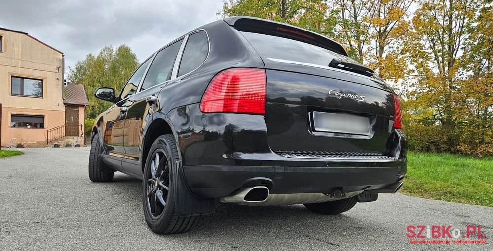 2003' Porsche Cayenne photo #3