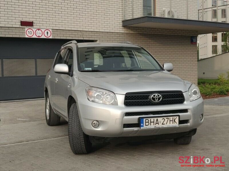 2006' Toyota RAV4 photo #1