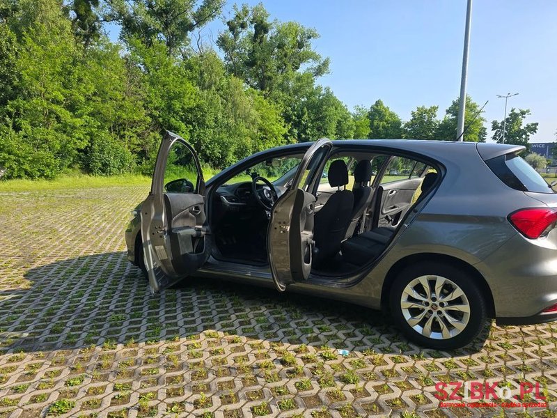 2017' Fiat Tipo photo #6
