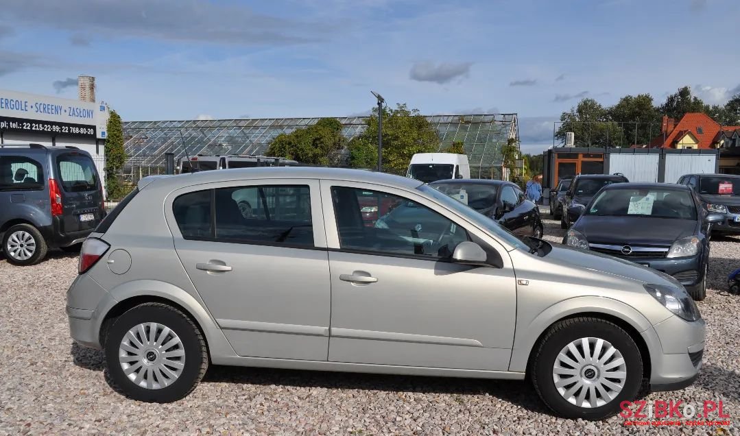 2005' Opel Astra photo #5