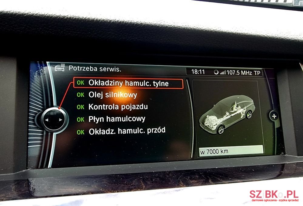 2011' BMW 5 Series photo #3