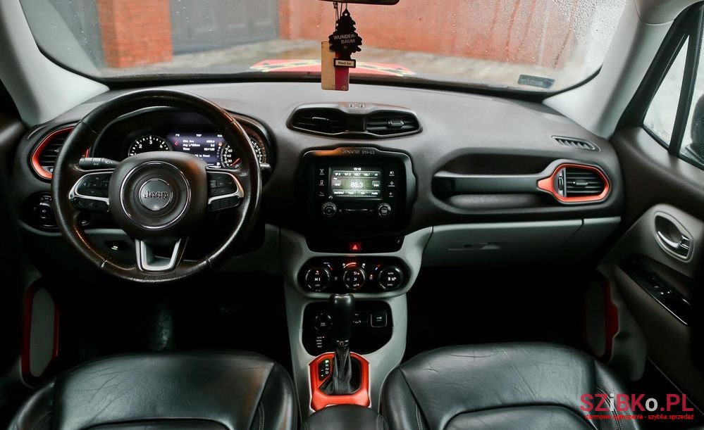 2015' Jeep Renegade photo #3