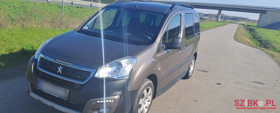 2016' Peugeot Partner photo #2