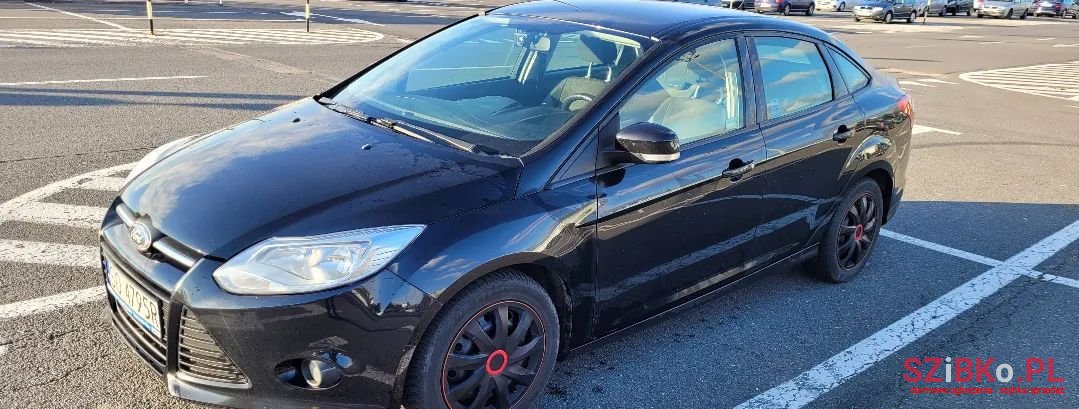 2011' Ford Focus photo #2