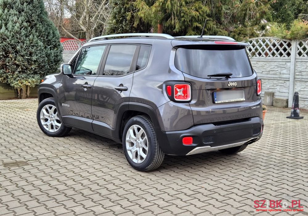 2016' Jeep Renegade photo #3