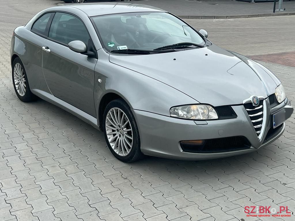 2006' Alfa Romeo GT photo #3