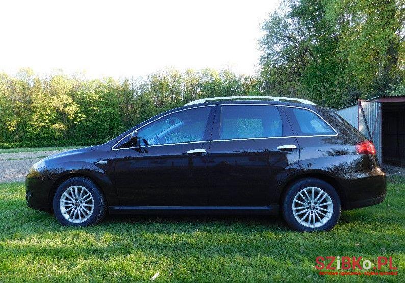 2009' Fiat Croma photo #1