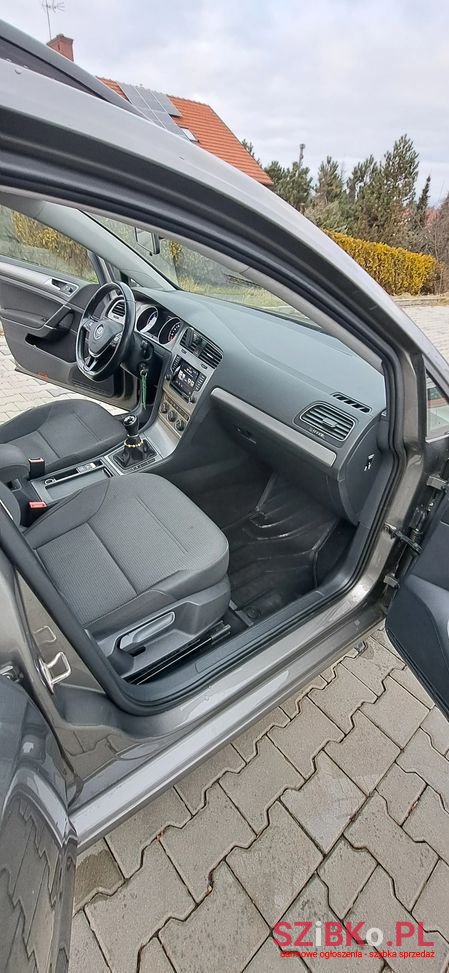 2015' Volkswagen Golf photo #1