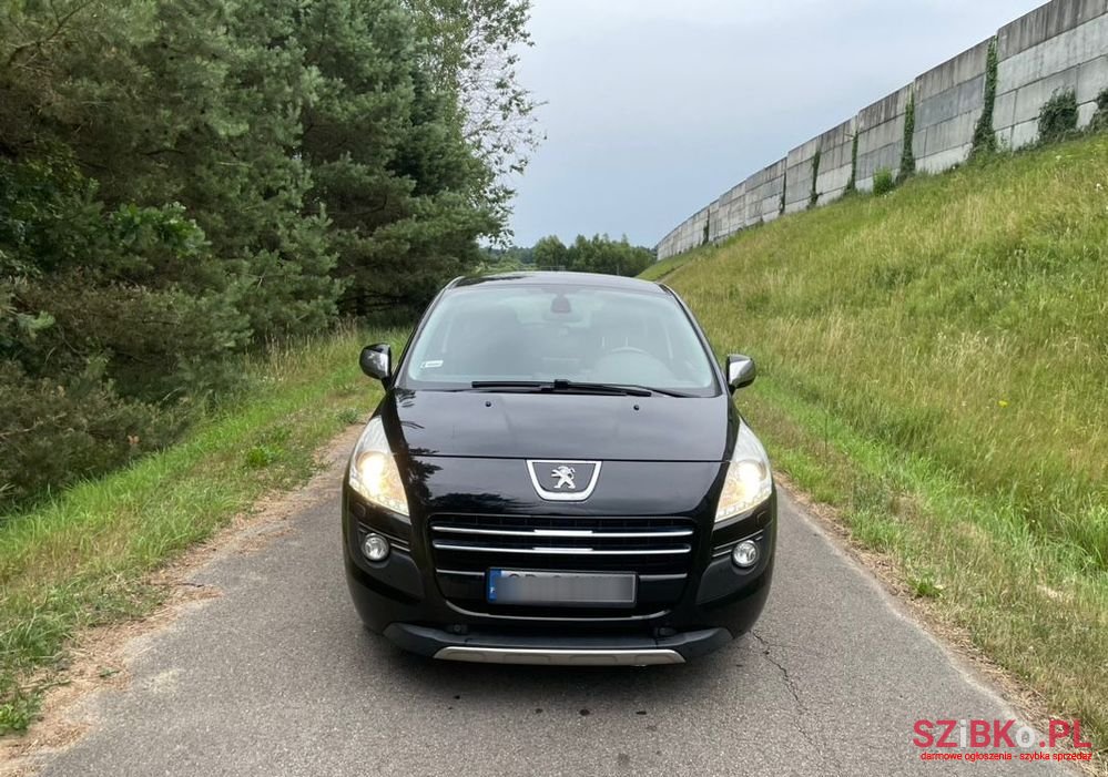 2013' Peugeot 3008 Hybrid4 photo #5