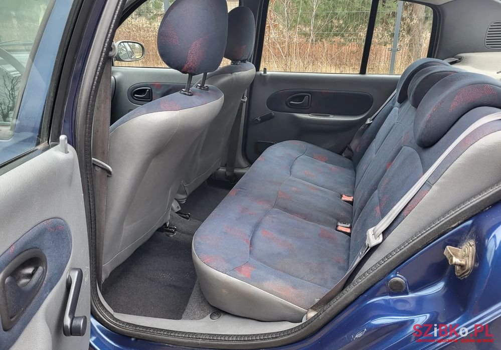 2001' Renault Thalia 1.4 Rt photo #5