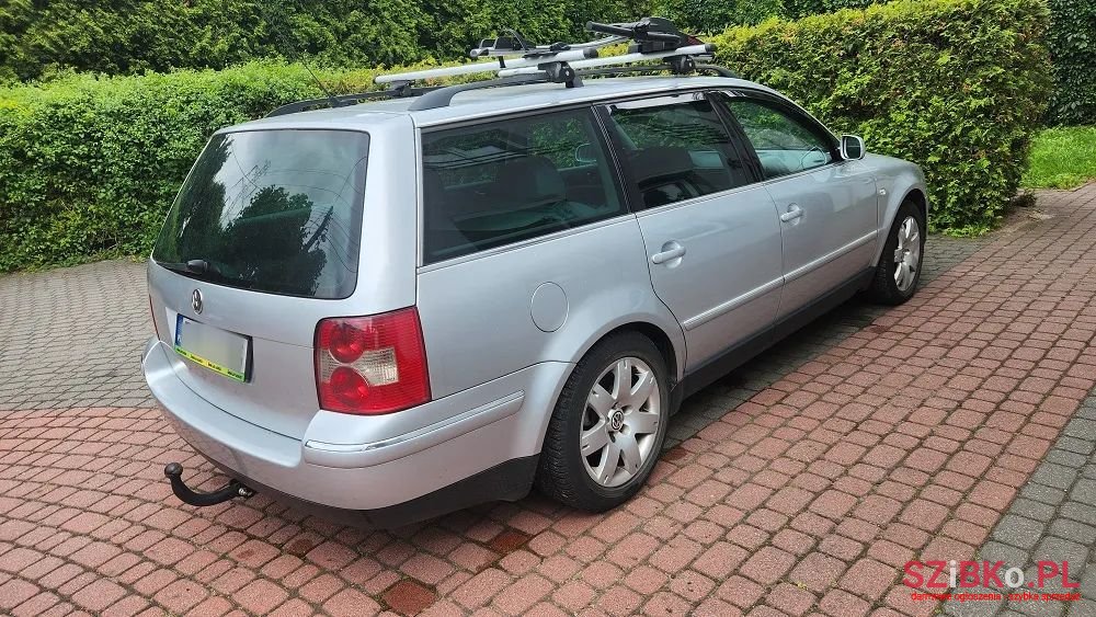 2001' Volkswagen Passat photo #6