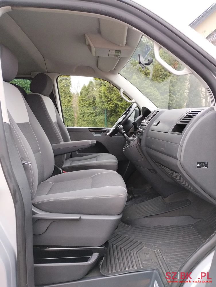 2010' Volkswagen Multivan photo #6