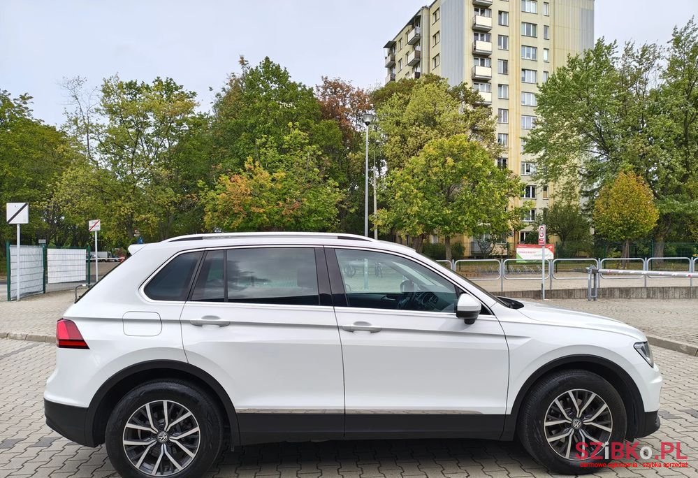2018' Volkswagen Tiguan photo #3