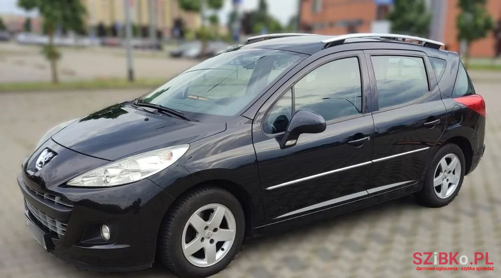 2011' Peugeot 207 95 Vti Filou photo #1