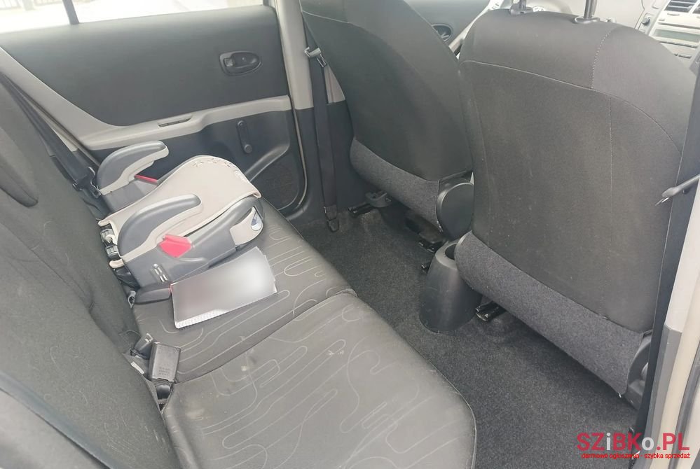 2009' Toyota Yaris 1.0 Luna Start photo #5
