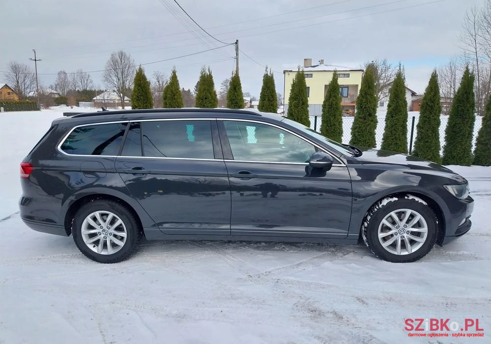 2015' Volkswagen Passat photo #6