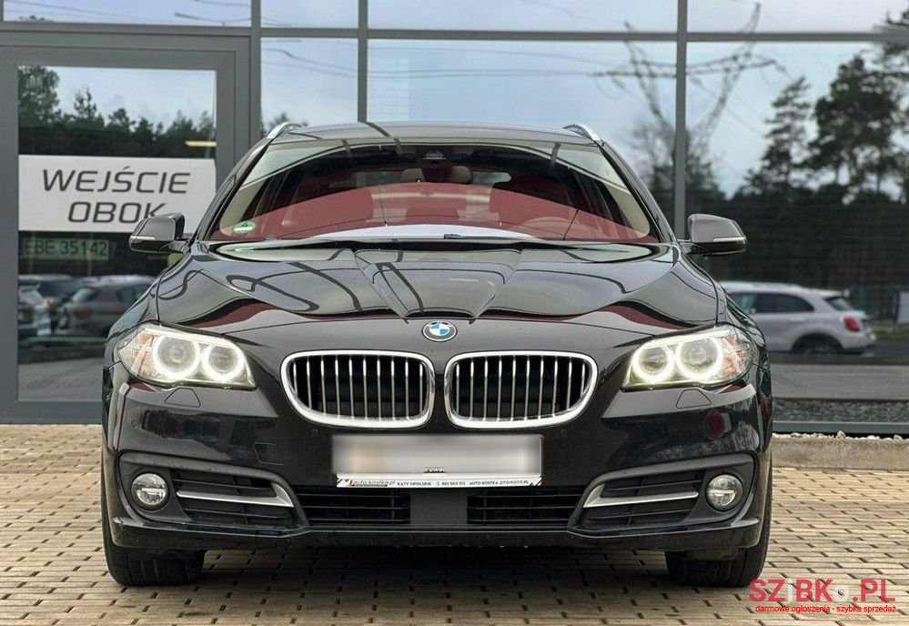2017' BMW 5 Series 525D Xdrive photo #2