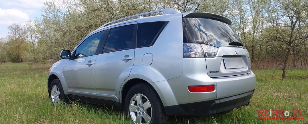 2008' Mitsubishi Outlander photo #1