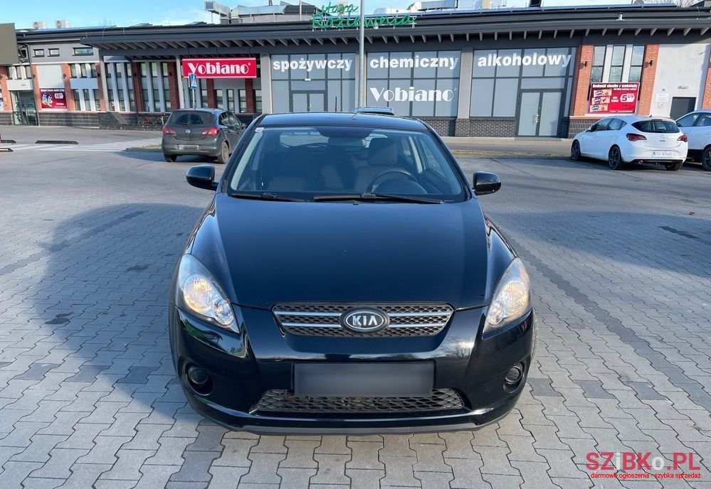 2010' Kia Ceed photo #2