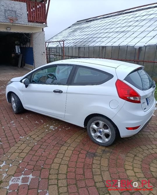 2010' Ford Fiesta photo #4