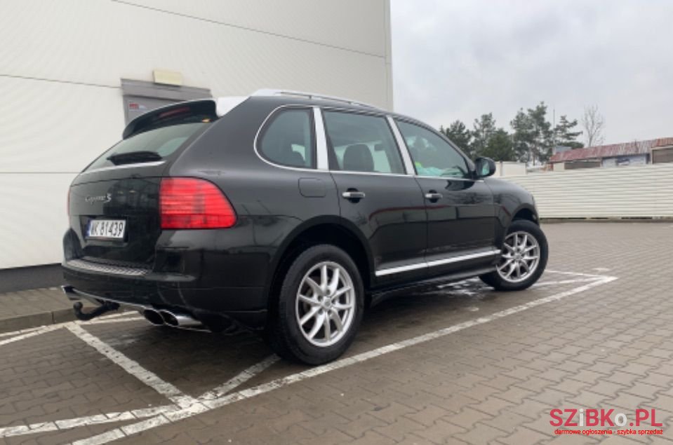 2005' Porsche Cayenne photo #3