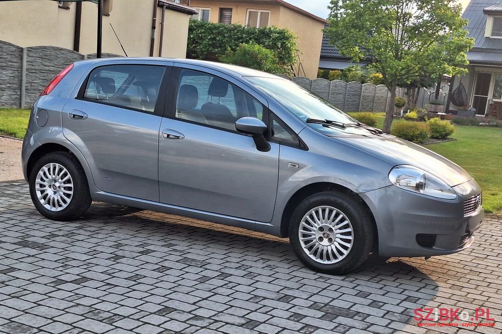 2008' Fiat Grande Punto 1.4 8V photo #2