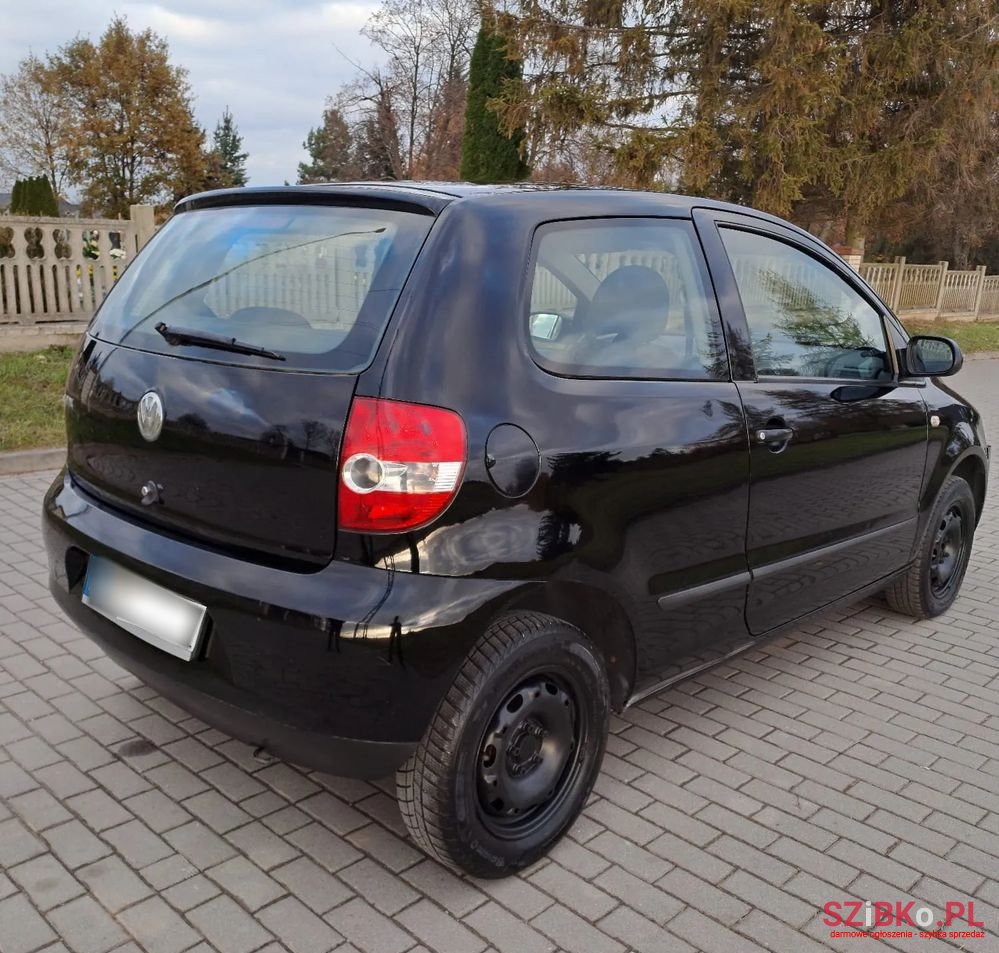 2005' Volkswagen Fox 1.2 photo #2