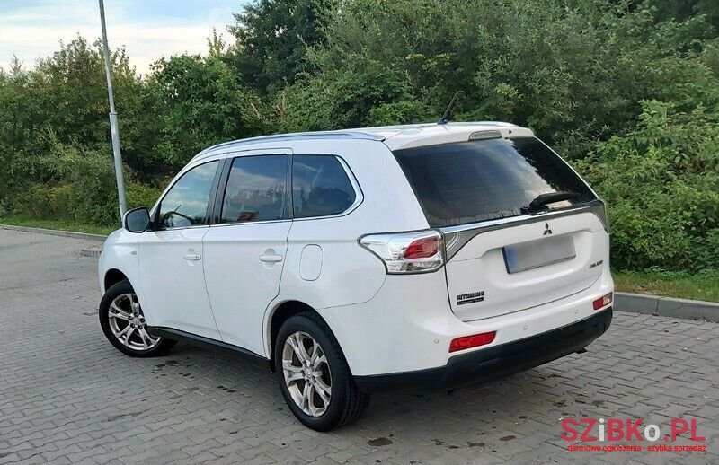 2015' Mitsubishi Outlander photo #4