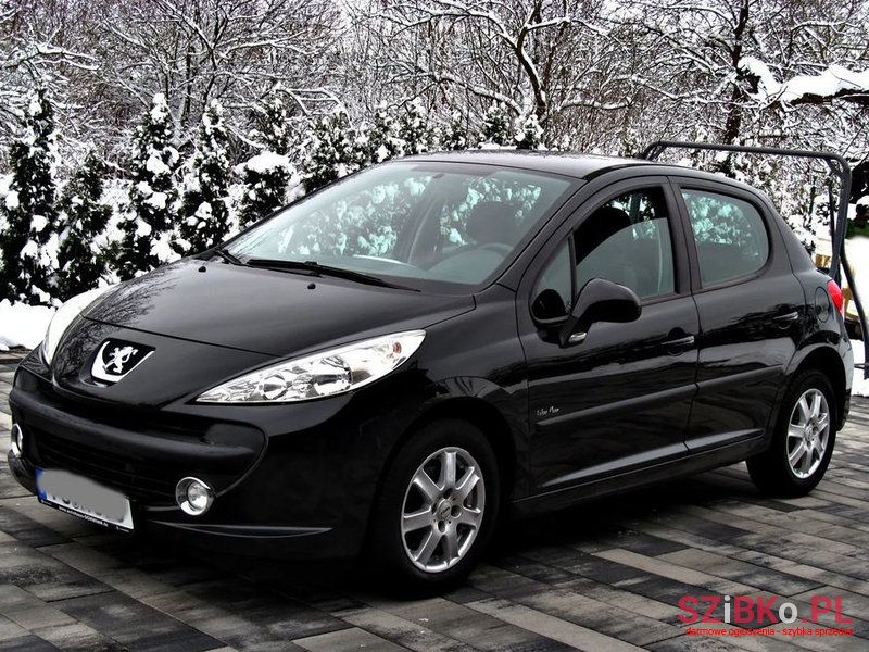 2009' Peugeot 207 photo #2