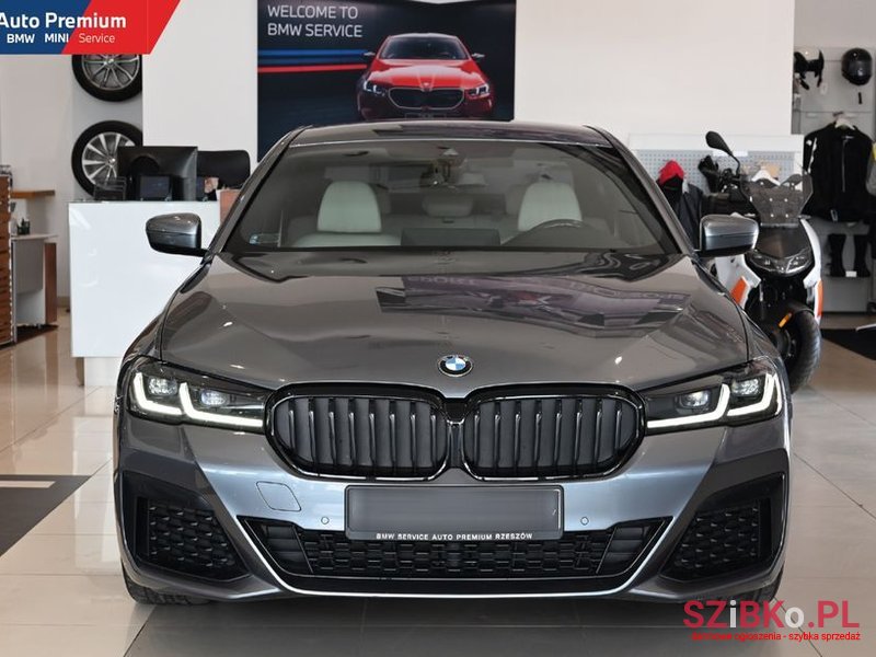 2021' BMW 5 Series 520D Xdrive M photo #2