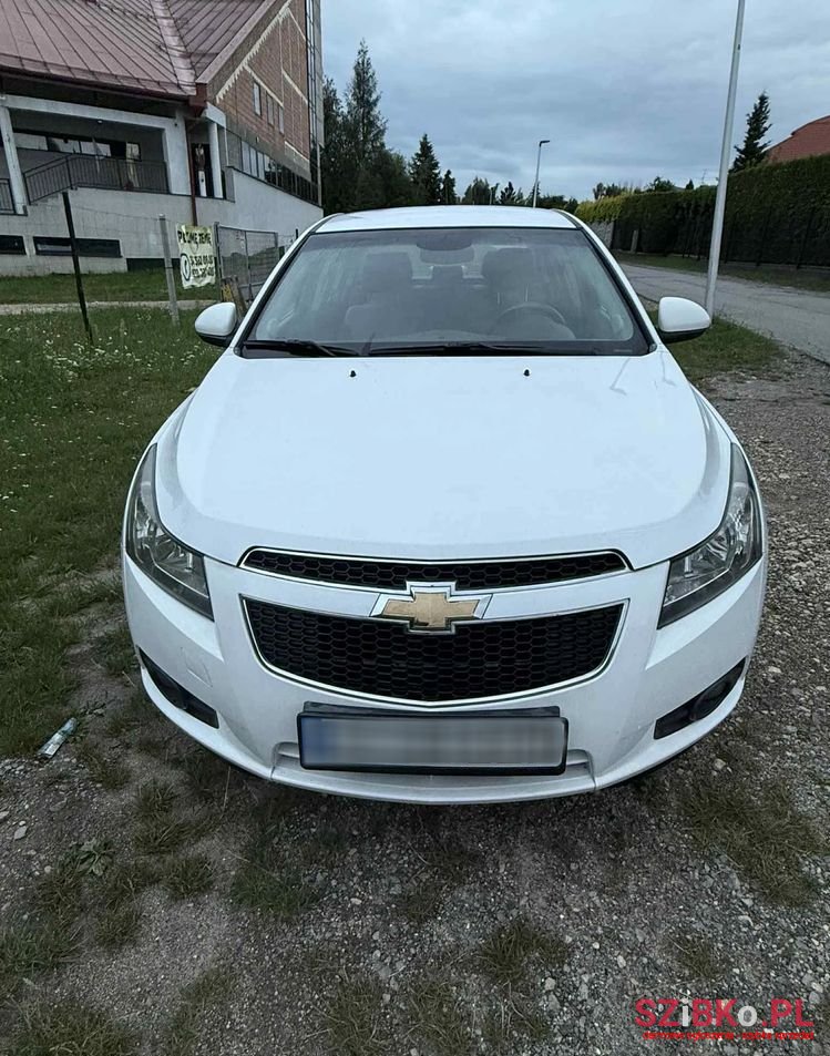 2009' Chevrolet Cruze 1.6 Ls photo #2
