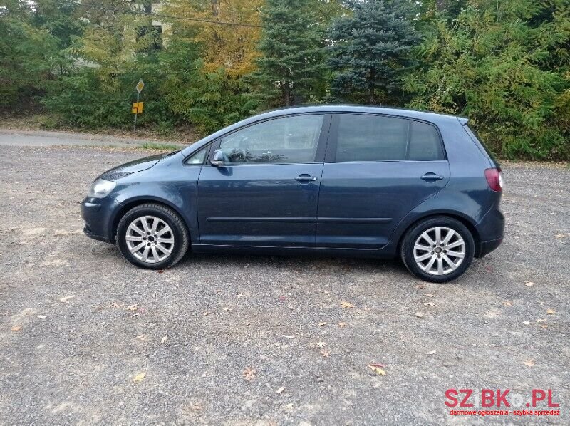 2005' Volkswagen Golf photo #3