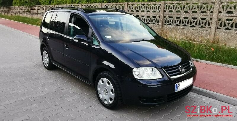 2005' Volkswagen Touran photo #1