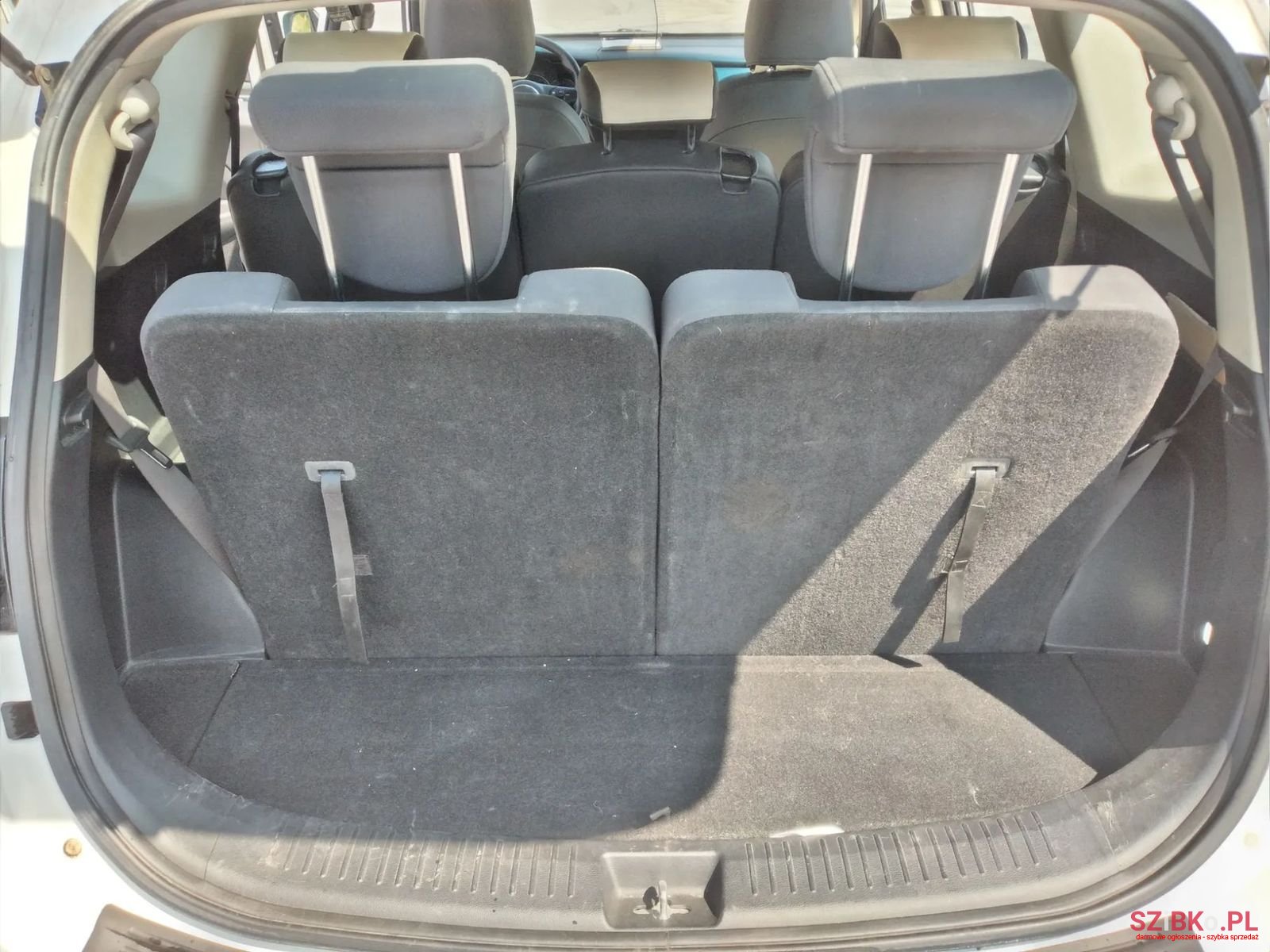 2013' Kia Carens photo #5