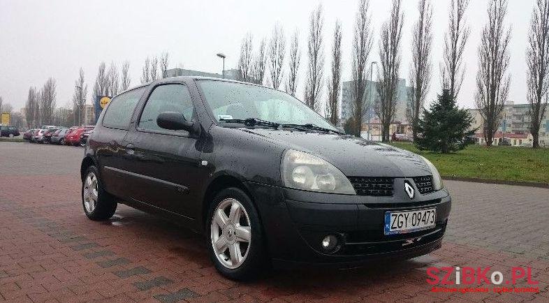 2003' Renault Clio photo #2