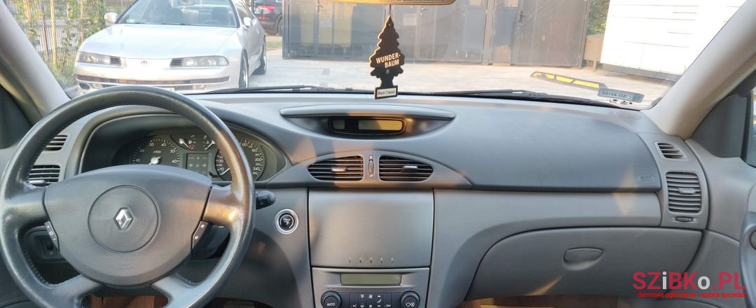 2004' Renault Laguna photo #5