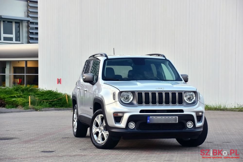 2019' Jeep Renegade photo #2