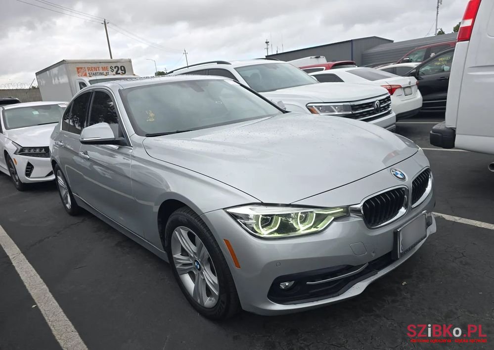 2018' BMW 3 Series 330I photo #1