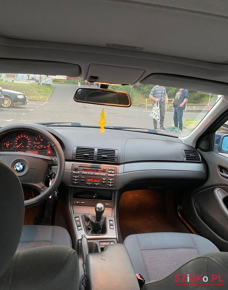 2004' BMW 3 Series 316I photo #5