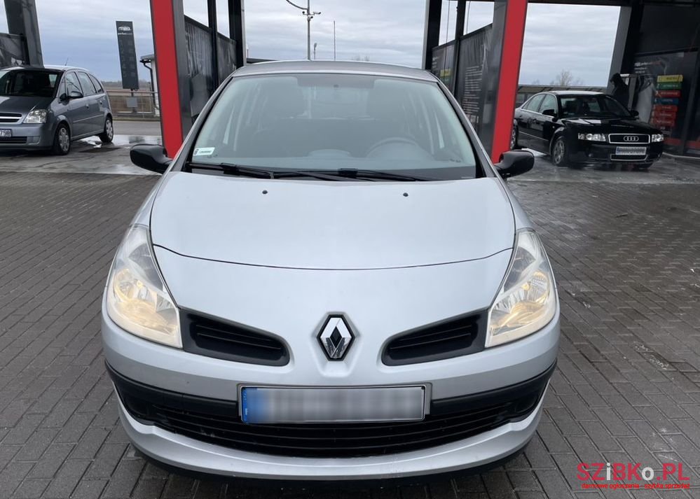 2007' Renault Clio photo #2