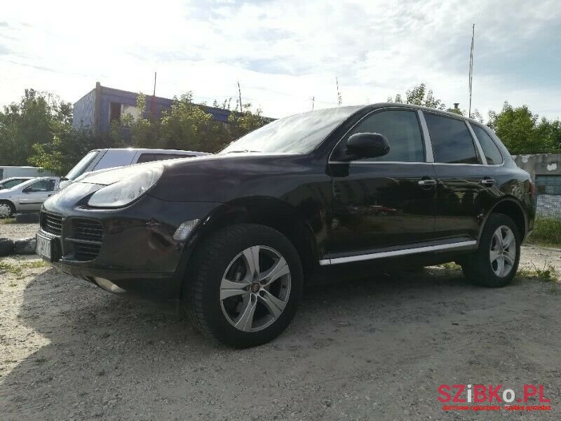 2005' Porsche Cayenne photo #1