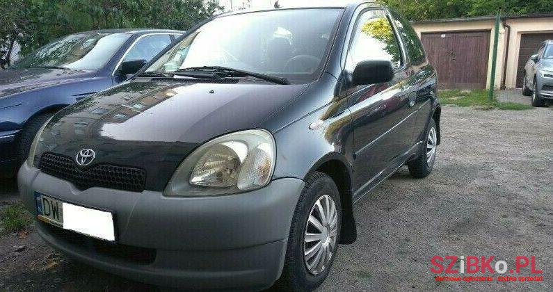 2002' Toyota Yaris photo #1