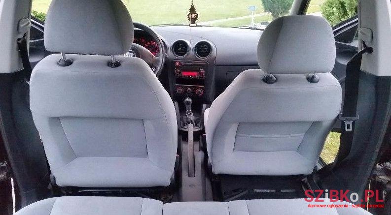 2003' SEAT Ibiza photo #2