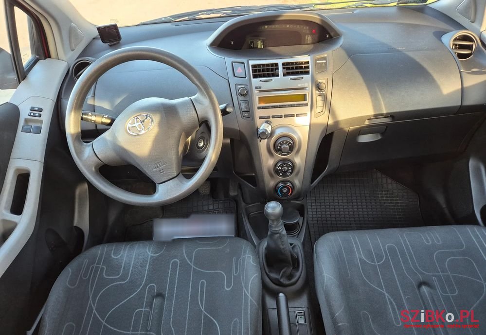 2010' Toyota Yaris 1.0 Luna Eu5 photo #6
