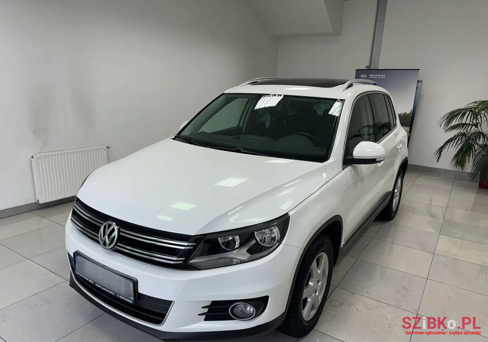2012' Volkswagen Tiguan photo #4