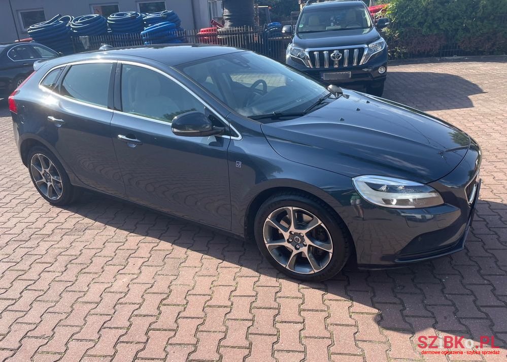 2016' Volvo V40 photo #1