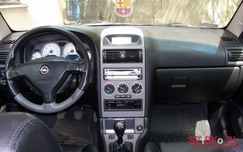 2004' Opel Astra photo #2