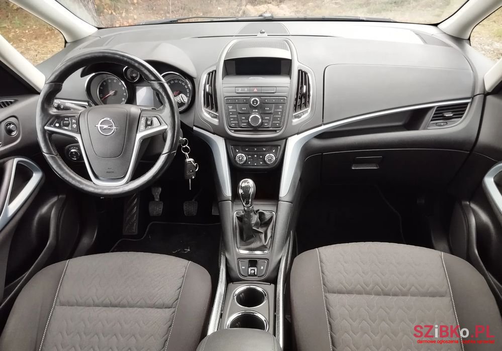 2013' Opel Zafira Tourer photo #5