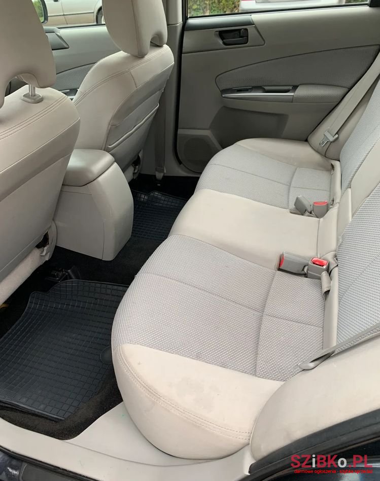 2010' Subaru Forester 2.5 X photo #3